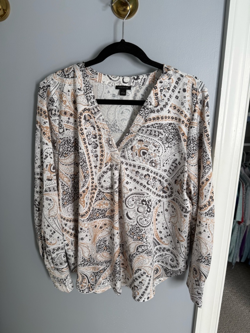 Ann Taylor White and Tan Paisley V-Neck Blouse